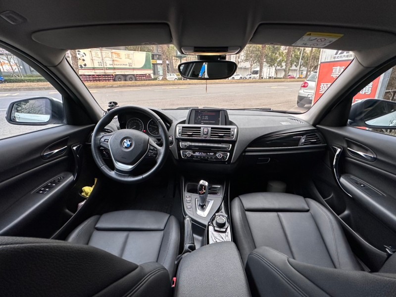 BMW/ 寶馬  1 SERIES  120i 總代理跑8萬 免鑰匙、怠速熄火、雙前電動記憶座椅、定速、倒車顯影、失壓續跑胎 | 新北市汽車商業同業公會｜TACA優良車商聯盟｜中古、二手車買車賣車公會認證保固