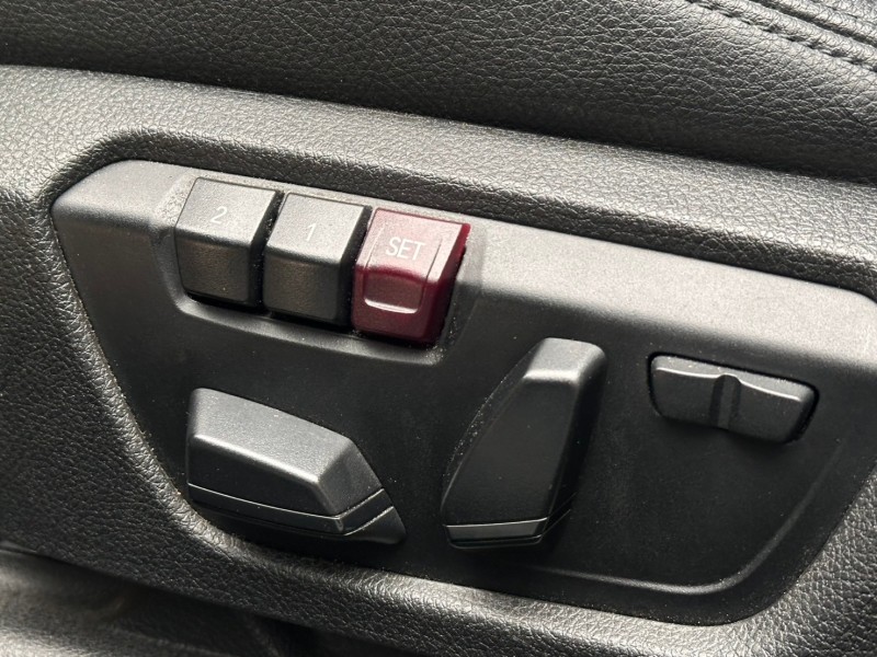 BMW/ 寶馬  1 SERIES  120i 總代理跑8萬 免鑰匙、怠速熄火、雙前電動記憶座椅、定速、倒車顯影、失壓續跑胎 | 新北市汽車商業同業公會｜TACA優良車商聯盟｜中古、二手車買車賣車公會認證保固