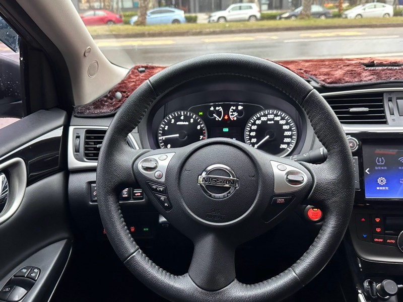 Nissan  Sentra 超低里程數!僅跑三萬多 ! 定速、循跡防滑、胎壓監控、倒車顯影、行車紀錄 | 新北市汽車商業同業公會｜TACA優良車商聯盟｜中古、二手車買車賣車公會認證保固