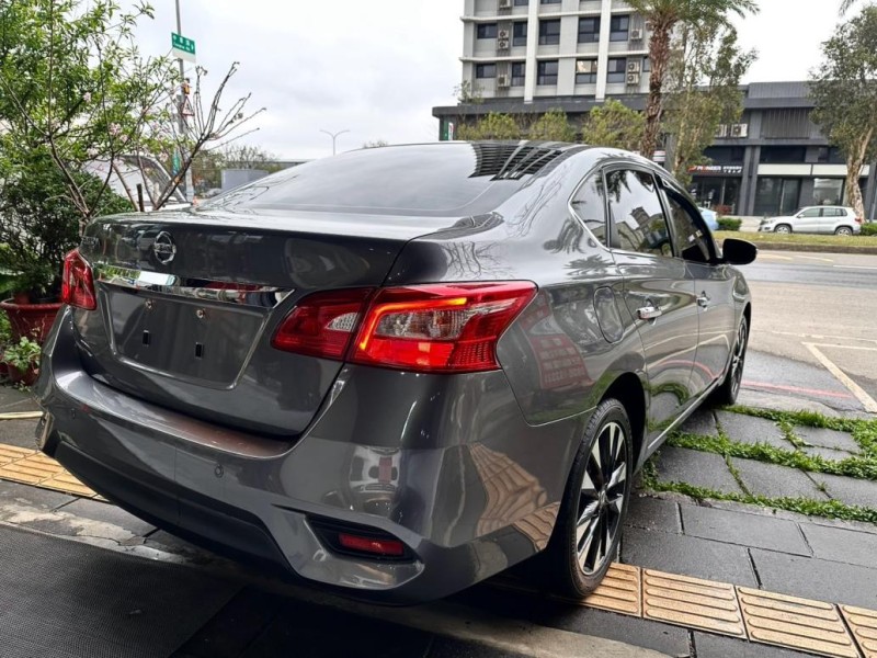 Nissan  Sentra 超低里程數!僅跑三萬多 ! 定速、循跡防滑、胎壓監控、倒車顯影、行車紀錄 | 新北市汽車商業同業公會｜TACA優良車商聯盟｜中古、二手車買車賣車公會認證保固