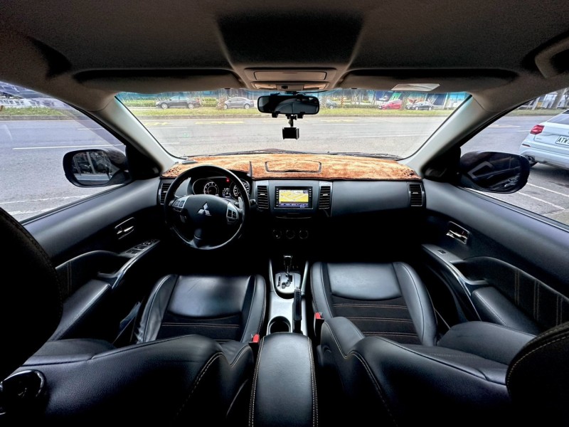 Mitsubishi  Outlander 2012年io版僅跑六萬!一手漂亮車~ | 新北市汽車商業同業公會｜TACA優良車商聯盟｜中古、二手車買車賣車公會認證保固