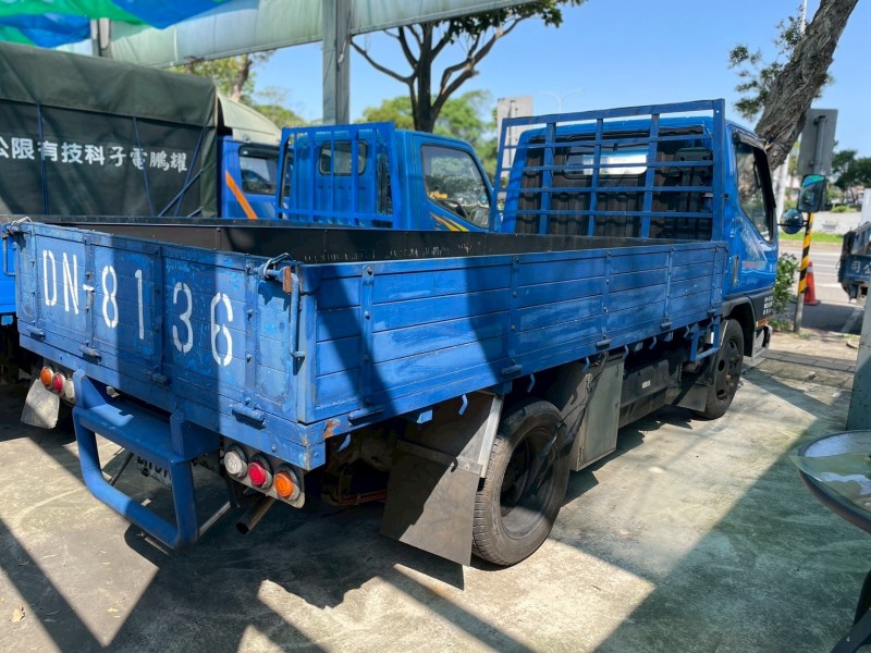 Mitsubishi  Canter 堅達10.5呎僅跑12萬!!!柴油大扭力車況好 | 新北市汽車商業同業公會｜TACA優良車商聯盟｜中古、二手車買車賣車公會認證保固