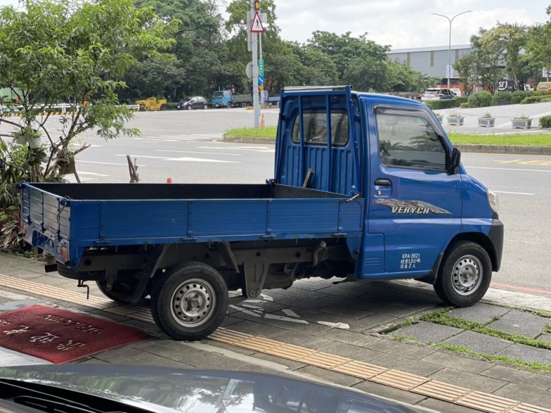 Mitsubishi  Veryca CMC菱利1.3 2017款木床 手排 無待修賺錢車 | 新北市汽車商業同業公會｜TACA優良車商聯盟｜中古、二手車買車賣車公會認證保固