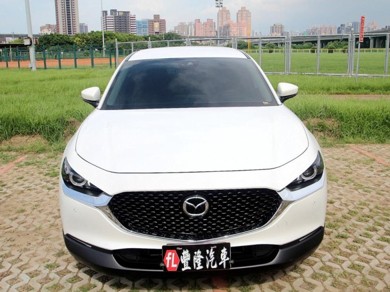 Mazda  CX-30 {原廠保固 電尾門}22年式CX30 20S-P白~豐隆嚴選0頭款低月付專案 | 新北市汽車商業同業公會｜TACA優良車商聯盟｜中古、二手車買車賣車公會認證保固