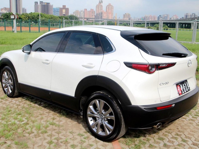 Mazda  CX-30 {原廠保固 電尾門}22年式CX30 20S-P白~豐隆嚴選0頭款低月付專案 | 新北市汽車商業同業公會｜TACA優良車商聯盟｜中古、二手車買車賣車公會認證保固