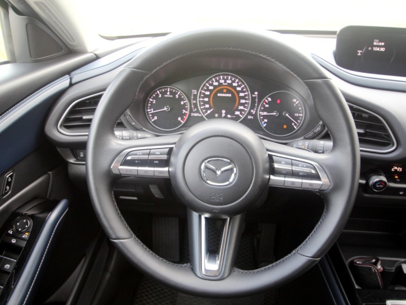 Mazda  CX-30 {原廠保固 電尾門}22年式CX30 20S-P白~豐隆嚴選0頭款低月付專案 | 新北市汽車商業同業公會｜TACA優良車商聯盟｜中古、二手車買車賣車公會認證保固