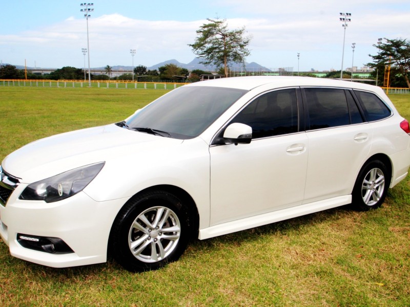 Subaru  Legacy {原鈑件 一年跑1萬}13年LEGACY2.0白~豐隆嚴選0頭款低月付專案 | 新北市汽車商業同業公會｜TACA優良車商聯盟｜中古、二手車買車賣車公會認證保固