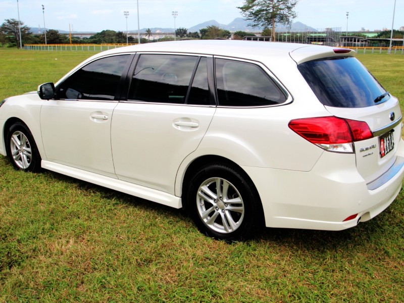 Subaru  Legacy {原鈑件 一年跑1萬}13年LEGACY2.0白~豐隆嚴選0頭款低月付專案 | 新北市汽車商業同業公會｜TACA優良車商聯盟｜中古、二手車買車賣車公會認證保固