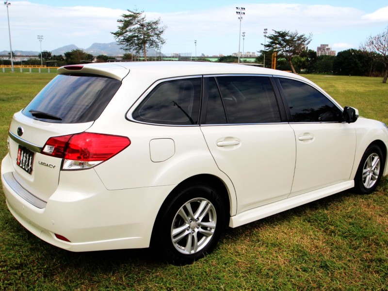 Subaru  Legacy {原鈑件 一年跑1萬}13年LEGACY2.0白~豐隆嚴選0頭款低月付專案 | 新北市汽車商業同業公會｜TACA優良車商聯盟｜中古、二手車買車賣車公會認證保固