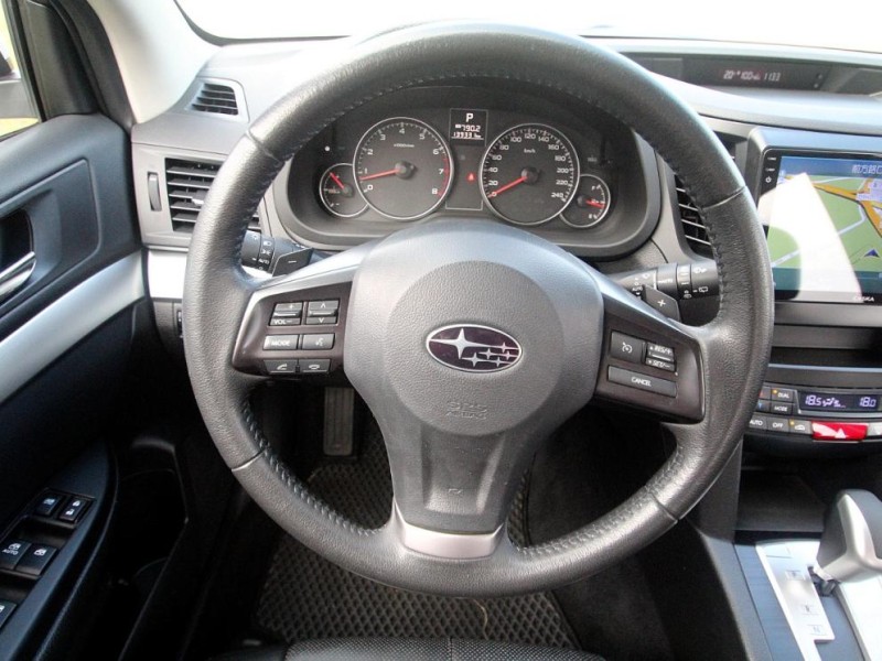 Subaru  Legacy {原鈑件 一年跑1萬}13年LEGACY2.0白~豐隆嚴選0頭款低月付專案 | 新北市汽車商業同業公會｜TACA優良車商聯盟｜中古、二手車買車賣車公會認證保固