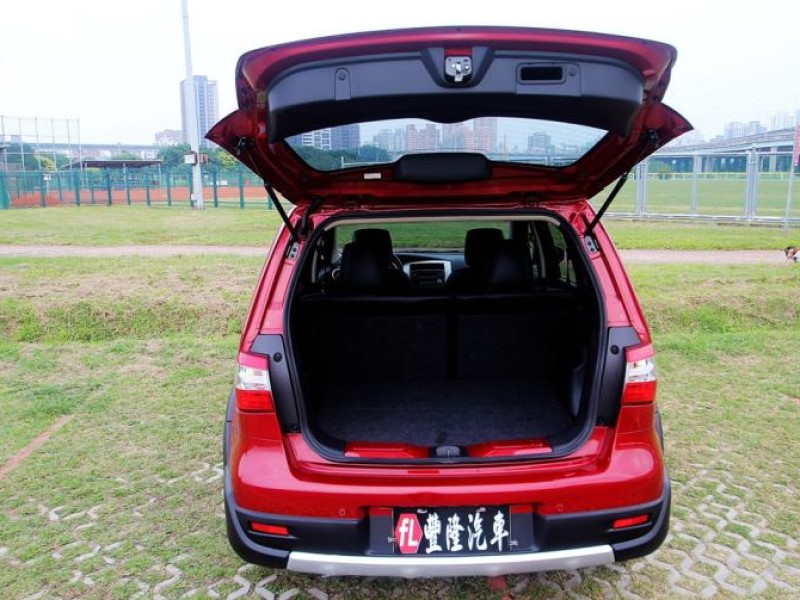 Nissan  Livina {內外新 保固}20年式 LIVINA1.6紅~豐隆嚴選0頭款低月付專案 | 新北市汽車商業同業公會｜TACA優良車商聯盟｜中古、二手車買車賣車公會認證保固