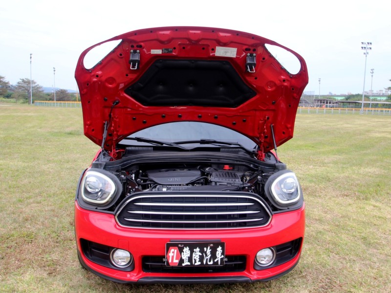 MINI  Countryman {原漆 才跑5.8萬}18年Country Man紅/黑~豐隆嚴選0頭款低月付專案 | 新北市汽車商業同業公會｜TACA優良車商聯盟｜中古、二手車買車賣車公會認證保固
