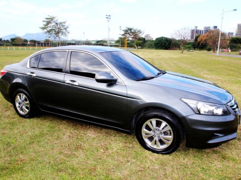 Honda  Accord {狀況優 保固}13年ACCORD2.4VTi灰~豐隆嚴選0頭款低月付專案 | 新北市汽車商業同業公會｜TACA優良車商聯盟｜中古、二手車買車賣車公會認證保固