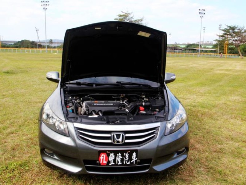 Honda  Accord {狀況優 保固}13年ACCORD2.4VTi灰~豐隆嚴選0頭款低月付專案 | 新北市汽車商業同業公會｜TACA優良車商聯盟｜中古、二手車買車賣車公會認證保固