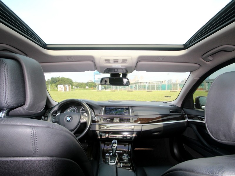 BMW/ 寶馬  5 SERIES  520i {雙認證 低里程}13年BMW 520黑~豐隆嚴選0頭款低月付專案 | 新北市汽車商業同業公會｜TACA優良車商聯盟｜中古、二手車買車賣車公會認證保固