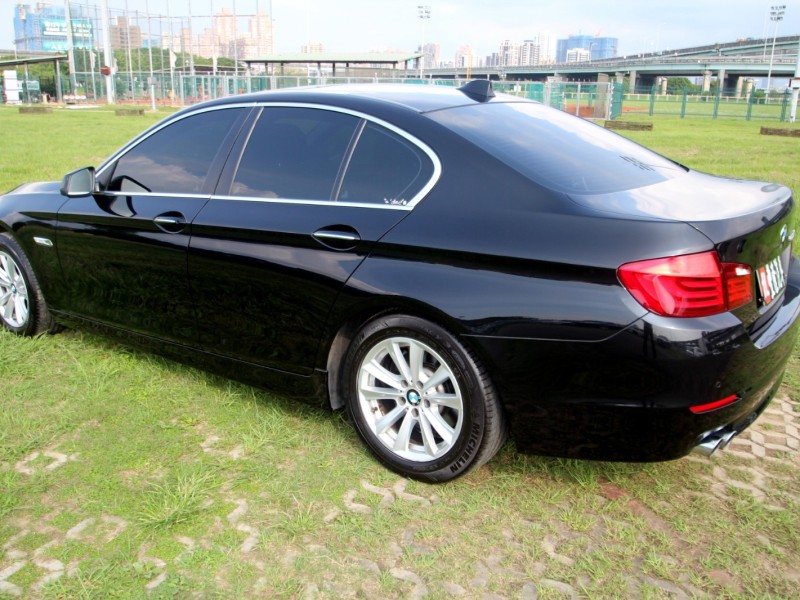 BMW/ 寶馬  5 SERIES  520i {雙認證 低里程}13年BMW 520黑~豐隆嚴選0頭款低月付專案 | 新北市汽車商業同業公會｜TACA優良車商聯盟｜中古、二手車買車賣車公會認證保固