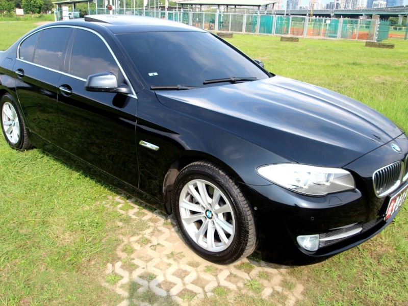 BMW/ 寶馬  5 SERIES  520i {雙認證 低里程}13年BMW 520黑~豐隆嚴選0頭款低月付專案 | 新北市汽車商業同業公會｜TACA優良車商聯盟｜中古、二手車買車賣車公會認證保固