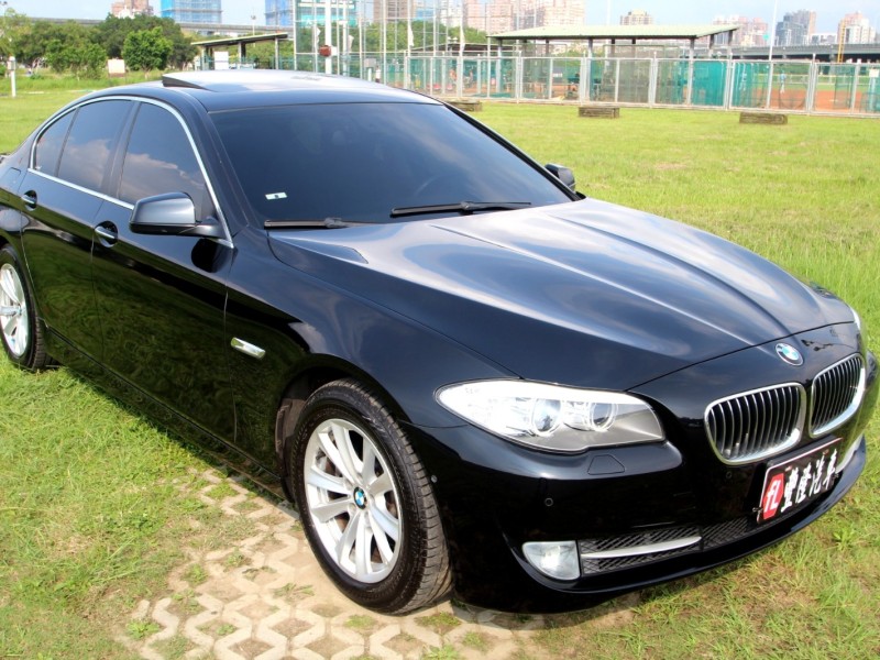 BMW/ 寶馬  5 SERIES  520i {雙認證 低里程}13年BMW 520黑~豐隆嚴選0頭款低月付專案 | 新北市汽車商業同業公會｜TACA優良車商聯盟｜中古、二手車買車賣車公會認證保固