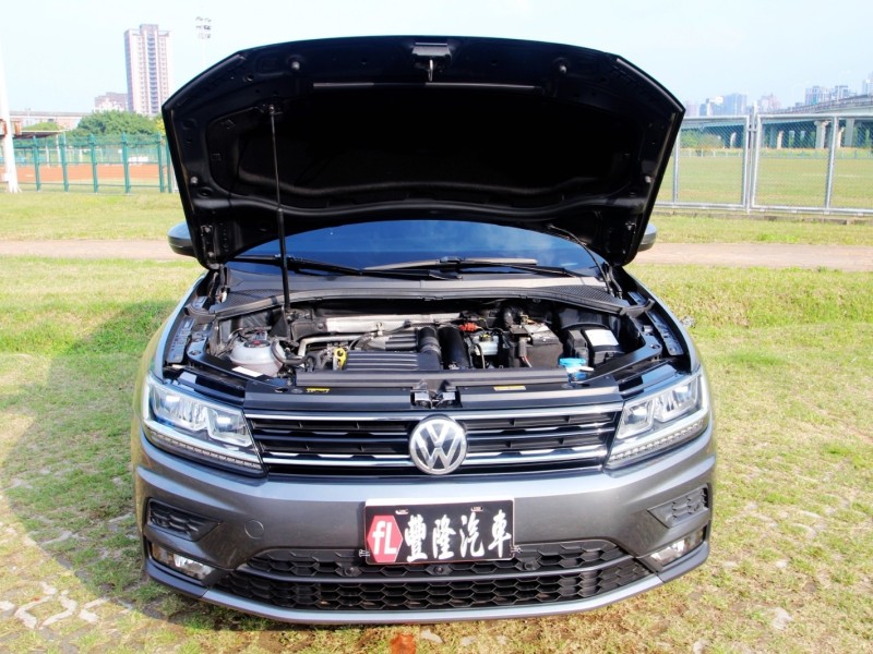 Volkswagen 福斯  Tiguan {保固 輕鬆擁有}20年TIGUAN 280TSI 灰~風龍岩選0頭款低月付專案~ | 新北市汽車商業同業公會｜TACA優良車商聯盟｜中古、二手車買車賣車公會認證保固