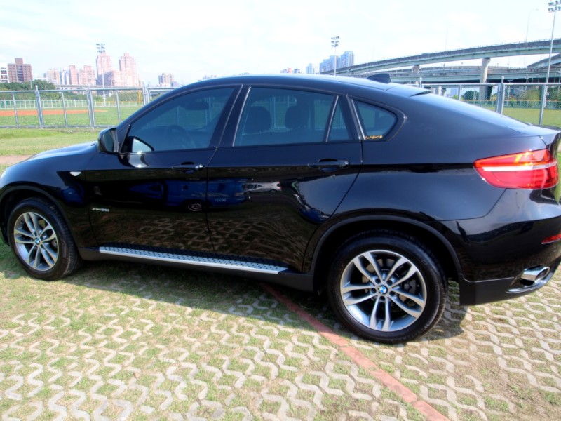 BMW/ 寶馬  X6 SERIES {原鈑件 才跑5萬}14年X6 35i 黑~豐隆嚴選0頭款低月付專案 | 新北市汽車商業同業公會｜TACA優良車商聯盟｜中古、二手車買車賣車公會認證保固