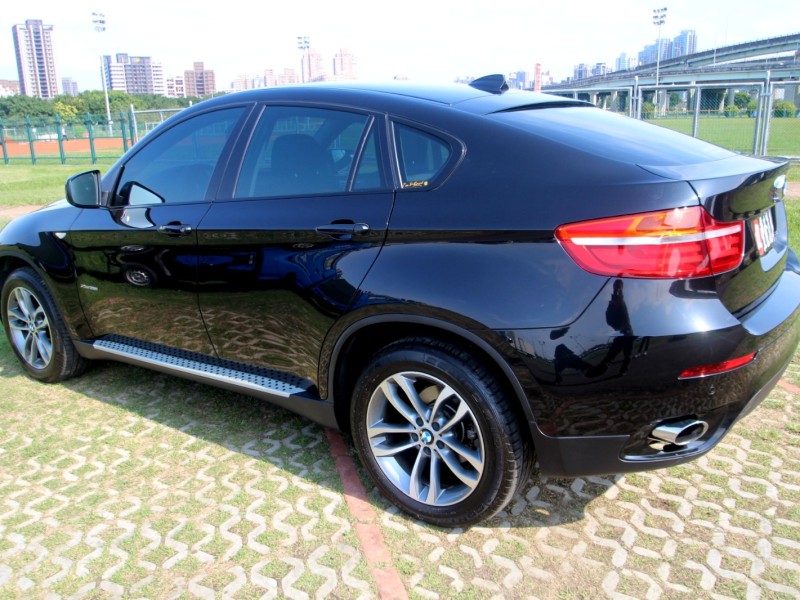 BMW/ 寶馬  X6 SERIES {原鈑件 才跑5萬}14年X6 35i 黑~豐隆嚴選0頭款低月付專案 | 新北市汽車商業同業公會｜TACA優良車商聯盟｜中古、二手車買車賣車公會認證保固