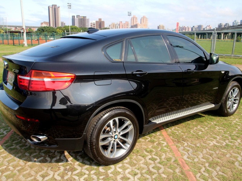 BMW/ 寶馬  X6 SERIES {原鈑件 才跑5萬}14年X6 35i 黑~豐隆嚴選0頭款低月付專案 | 新北市汽車商業同業公會｜TACA優良車商聯盟｜中古、二手車買車賣車公會認證保固
