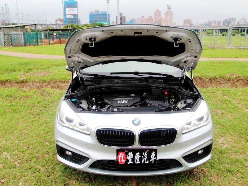 BMW/ 寶馬  2 SERIES  218i {才跑5.6萬}17年218 AT 銀~豐隆嚴選0頭款低月付專案 | 新北市汽車商業同業公會｜TACA優良車商聯盟｜中古、二手車買車賣車公會認證保固