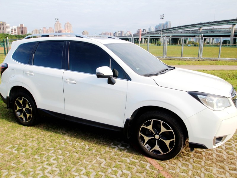 Subaru  Forester {原鈑件 旗艦款}15年 FORESTER 2.0XT-P白~豐隆嚴選0頭款低月付專案~ | 新北市汽車商業同業公會｜TACA優良車商聯盟｜中古、二手車買車賣車公會認證保固