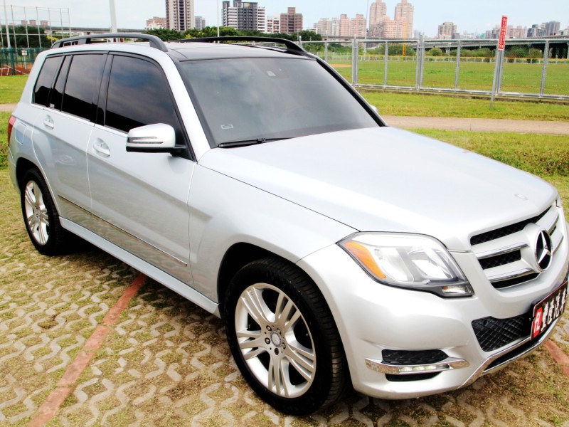 Mercedes-Benz/賓士   GLK-CLASS  GLK350 {誠可議 輕鬆擁有}14年式 GLK350 銀~豐隆嚴選0頭款低月付專案 | 新北市汽車商業同業公會｜TACA優良車商聯盟｜中古、二手車買車賣車公會認證保固