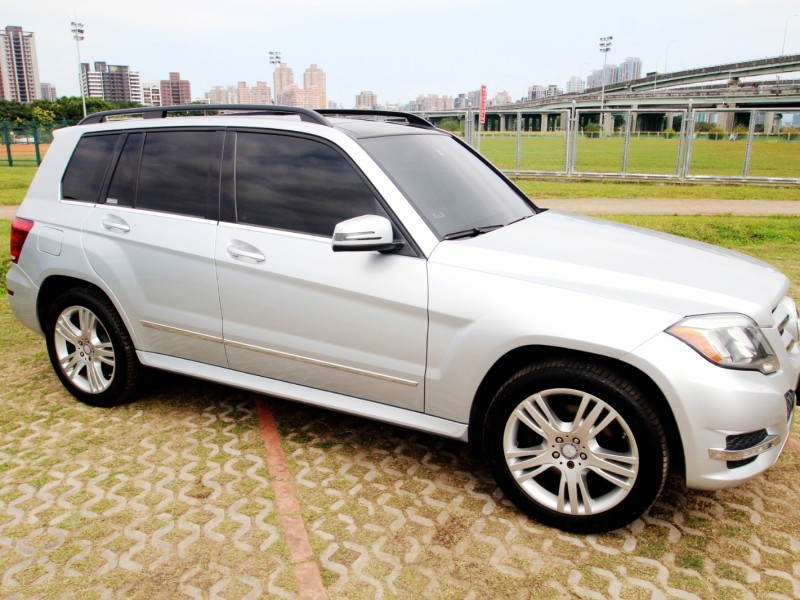 Mercedes-Benz/賓士   GLK-CLASS  GLK350 {誠可議 輕鬆擁有}14年式 GLK350 銀~豐隆嚴選0頭款低月付專案 | 新北市汽車商業同業公會｜TACA優良車商聯盟｜中古、二手車買車賣車公會認證保固