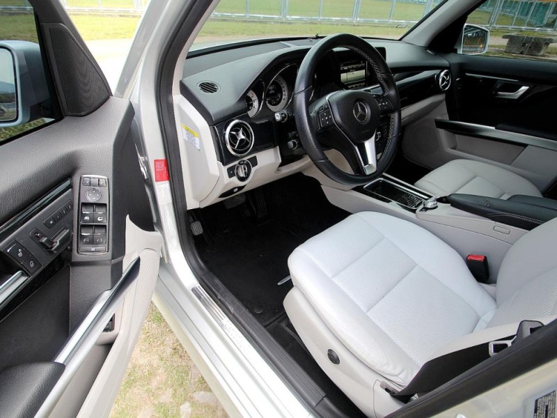 Mercedes-Benz/賓士   GLK-CLASS  GLK350 {誠可議 輕鬆擁有}14年式 GLK350 銀~豐隆嚴選0頭款低月付專案 | 新北市汽車商業同業公會｜TACA優良車商聯盟｜中古、二手車買車賣車公會認證保固