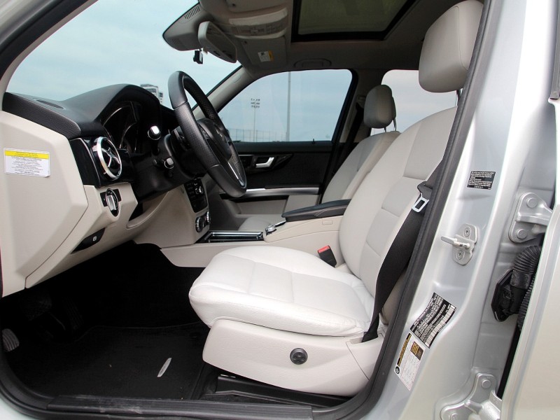 Mercedes-Benz/賓士   GLK-CLASS  GLK350 {誠可議 輕鬆擁有}14年式 GLK350 銀~豐隆嚴選0頭款低月付專案 | 新北市汽車商業同業公會｜TACA優良車商聯盟｜中古、二手車買車賣車公會認證保固