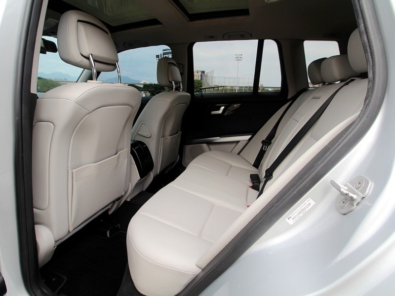Mercedes-Benz/賓士   GLK-CLASS  GLK350 {誠可議 輕鬆擁有}14年式 GLK350 銀~豐隆嚴選0頭款低月付專案 | 新北市汽車商業同業公會｜TACA優良車商聯盟｜中古、二手車買車賣車公會認證保固