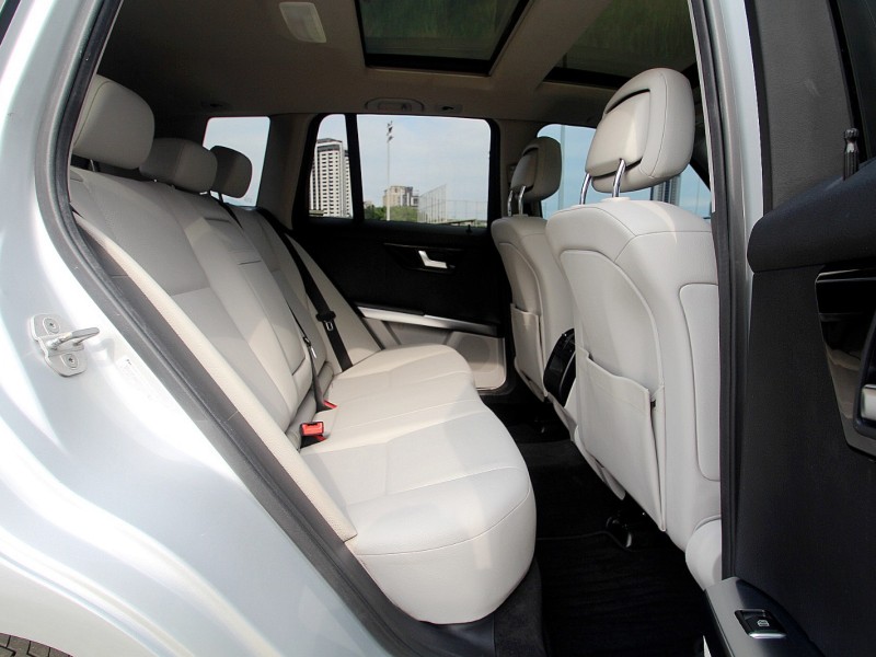 Mercedes-Benz/賓士   GLK-CLASS  GLK350 {誠可議 輕鬆擁有}14年式 GLK350 銀~豐隆嚴選0頭款低月付專案 | 新北市汽車商業同業公會｜TACA優良車商聯盟｜中古、二手車買車賣車公會認證保固