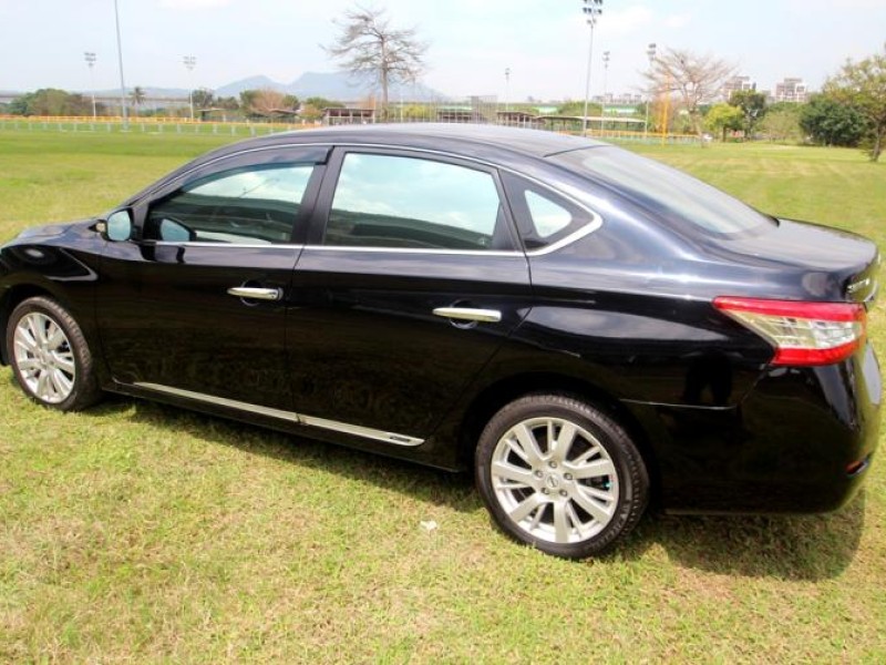 Nissan  Sentra {代步好車}14年SENTRA1.8黑~豐隆嚴選0頭低月付專案~ | 新北市汽車商業同業公會｜TACA優良車商聯盟｜中古、二手車買車賣車公會認證保固