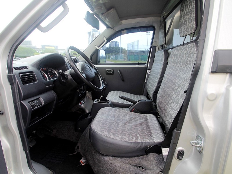 Suzuki  Carry(馬上發) {-25度 原鈑件}14年CARRY1.6銀~豐隆嚴選0頭款低月付專案 | 新北市汽車商業同業公會｜TACA優良車商聯盟｜中古、二手車買車賣車公會認證保固