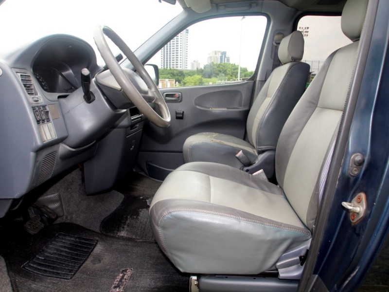 Toyota  Hiace {跑15萬 自排}99年 HIACE2.7藍~豐隆嚴選0頭款低月付專案 | 新北市汽車商業同業公會｜TACA優良車商聯盟｜中古、二手車買車賣車公會認證保固
