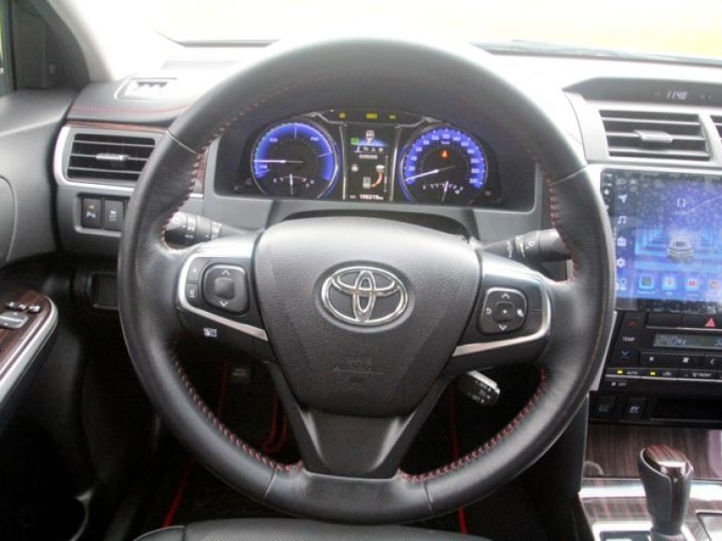 Toyota  Camry {跑10萬 內外新}18年式 CAMRY2.5 油電 銀~豐隆嚴選0頭款低月付專案 | 新北市汽車商業同業公會｜TACA優良車商聯盟｜中古、二手車買車賣車公會認證保固