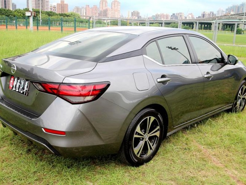 Nissan  Sentra {跑1萬 尊爵版 原漆}24年式 SENTRA1.6灰~豐隆嚴選0頭款專案 | 新北市汽車商業同業公會｜TACA優良車商聯盟｜中古、二手車買車賣車公會認證保固