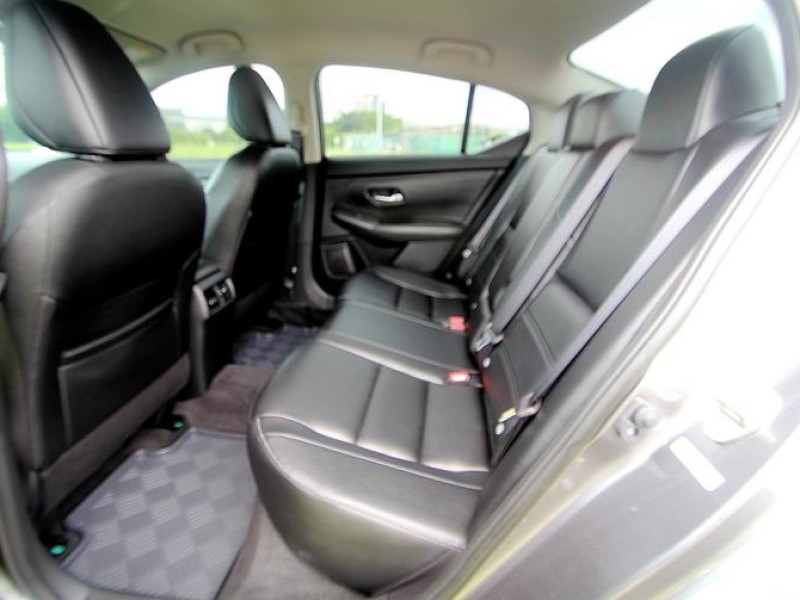Nissan  Sentra {跑1萬 尊爵版 原漆}24年式 SENTRA1.6灰~豐隆嚴選0頭款專案 | 新北市汽車商業同業公會｜TACA優良車商聯盟｜中古、二手車買車賣車公會認證保固
