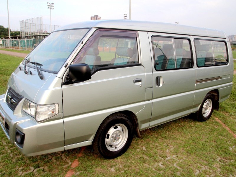 Mitsubishi  Delica {八人座 內外新}17年DELICA2.4銀~豐隆嚴選0頭款低月付專案 | 新北市汽車商業同業公會｜TACA優良車商聯盟｜中古、二手車買車賣車公會認證保固