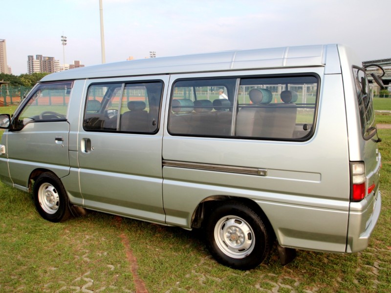 Mitsubishi  Delica {八人座 內外新}17年DELICA2.4銀~豐隆嚴選0頭款低月付專案 | 新北市汽車商業同業公會｜TACA優良車商聯盟｜中古、二手車買車賣車公會認證保固