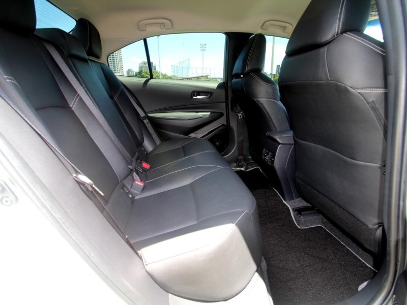 Toyota  Altis {跑6.5萬 尊爵版}19年ALTIS1.8白~豐隆嚴選0頭款低月付專案~ | 新北市汽車商業同業公會｜TACA優良車商聯盟｜中古、二手車買車賣車公會認證保固
