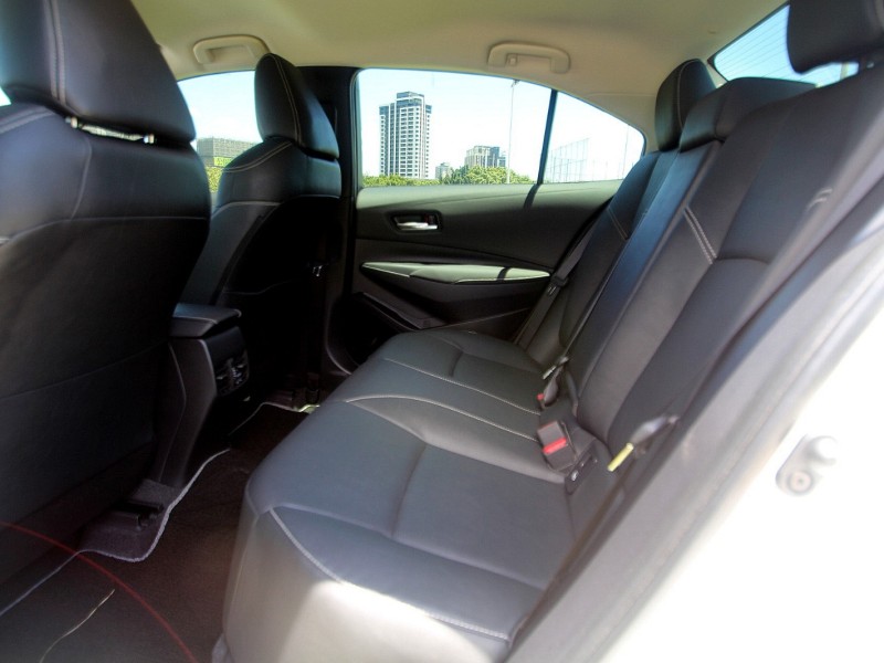 Toyota  Altis {跑6.5萬 尊爵版}19年ALTIS1.8白~豐隆嚴選0頭款低月付專案~ | 新北市汽車商業同業公會｜TACA優良車商聯盟｜中古、二手車買車賣車公會認證保固