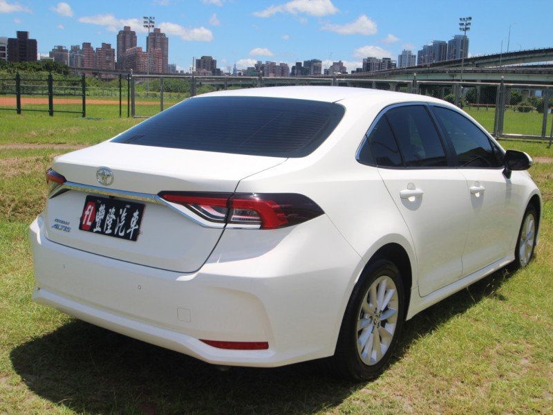 Toyota  Altis {跑6.5萬 尊爵版}19年ALTIS1.8白~豐隆嚴選0頭款低月付專案~ | 新北市汽車商業同業公會｜TACA優良車商聯盟｜中古、二手車買車賣車公會認證保固