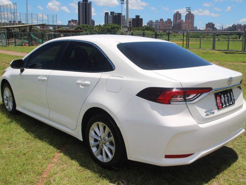 Toyota  Altis {跑6.5萬 尊爵版}19年ALTIS1.8白~豐隆嚴選0頭款低月付專案~ | 新北市汽車商業同業公會｜TACA優良車商聯盟｜中古、二手車買車賣車公會認證保固