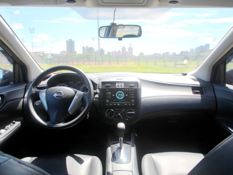 Nissan  Tiida {跑15萬 無待修}13年TIIDA1.5灰~豐隆嚴選0頭款低月付專案 | 新北市汽車商業同業公會｜TACA優良車商聯盟｜中古、二手車買車賣車公會認證保固