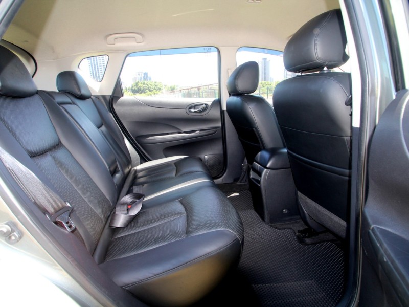 Nissan  Tiida {跑15萬 無待修}13年TIIDA1.5灰~豐隆嚴選0頭款低月付專案 | 新北市汽車商業同業公會｜TACA優良車商聯盟｜中古、二手車買車賣車公會認證保固