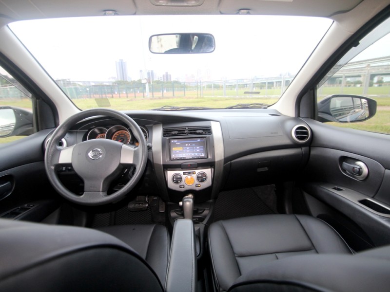 Nissan  Livina {原鈑件 免鑰匙}13年LIVINA1.6藍~豐隆嚴選0頭款低月付專案 | 新北市汽車商業同業公會｜TACA優良車商聯盟｜中古、二手車買車賣車公會認證保固