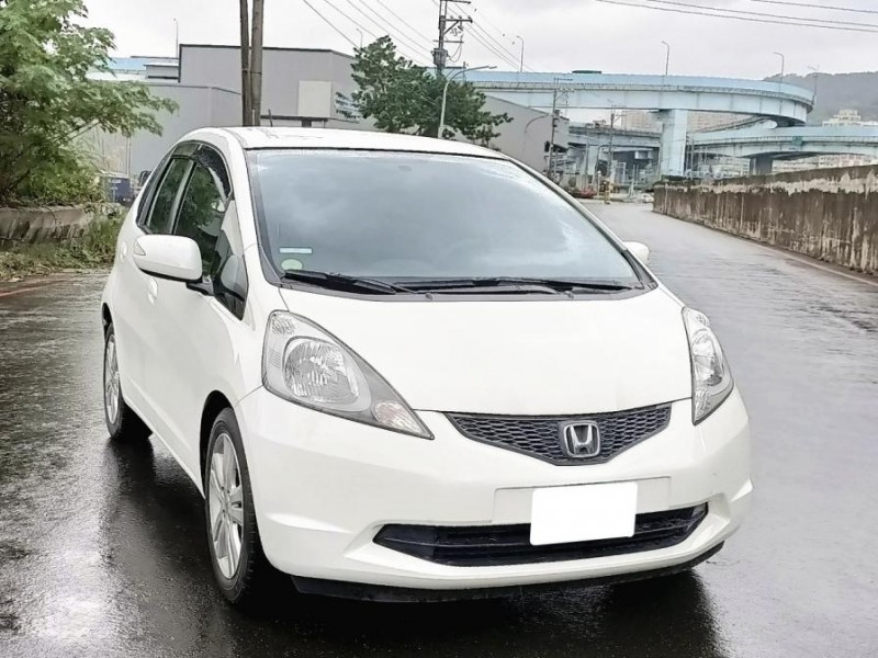 Honda Fit 一手真女用只跑8萬公里fit Vtis版本提著燈籠也找不到了 新北市汽車商業同業公會 Taca優良車商聯盟 中古 二手車買車 賣車公會認證保固